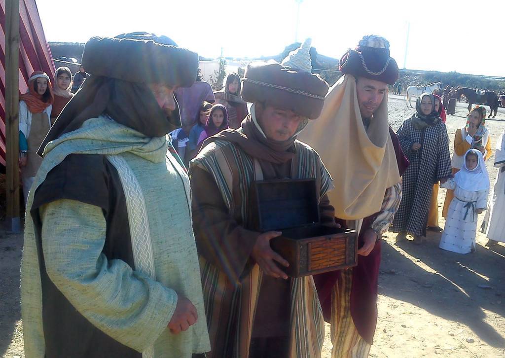 Los Reyes portan oro para el Niño Jesús
