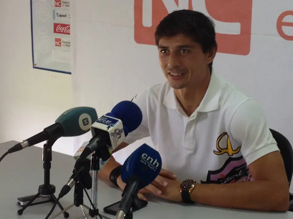 Jes&uacute;s V&aacute;zquez en rueda de prensa.