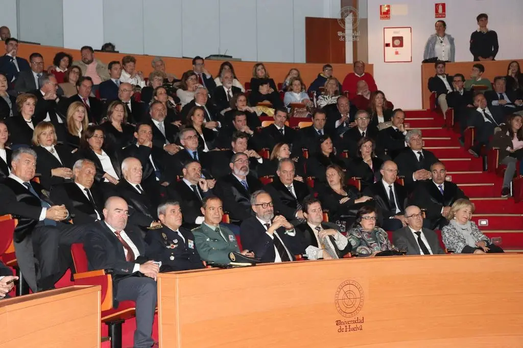 P&uacute;blico asistente a la ceremonia.