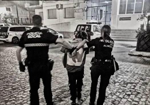 Momento de la detenci&oacute;n. Foto: Plataforma de Polic&iacute;as Locales de Almonte