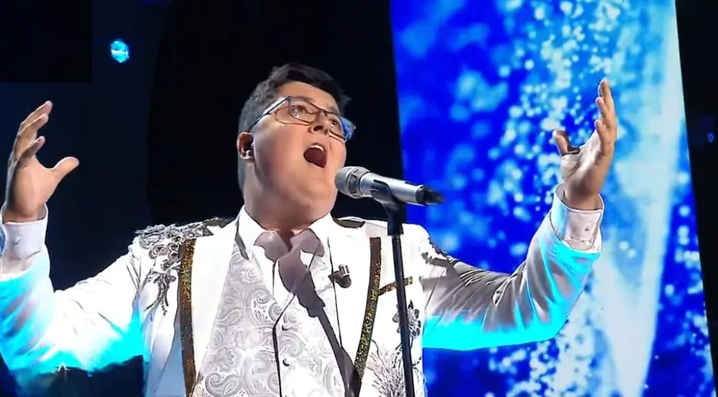 Otero cantando en Tierra de talento