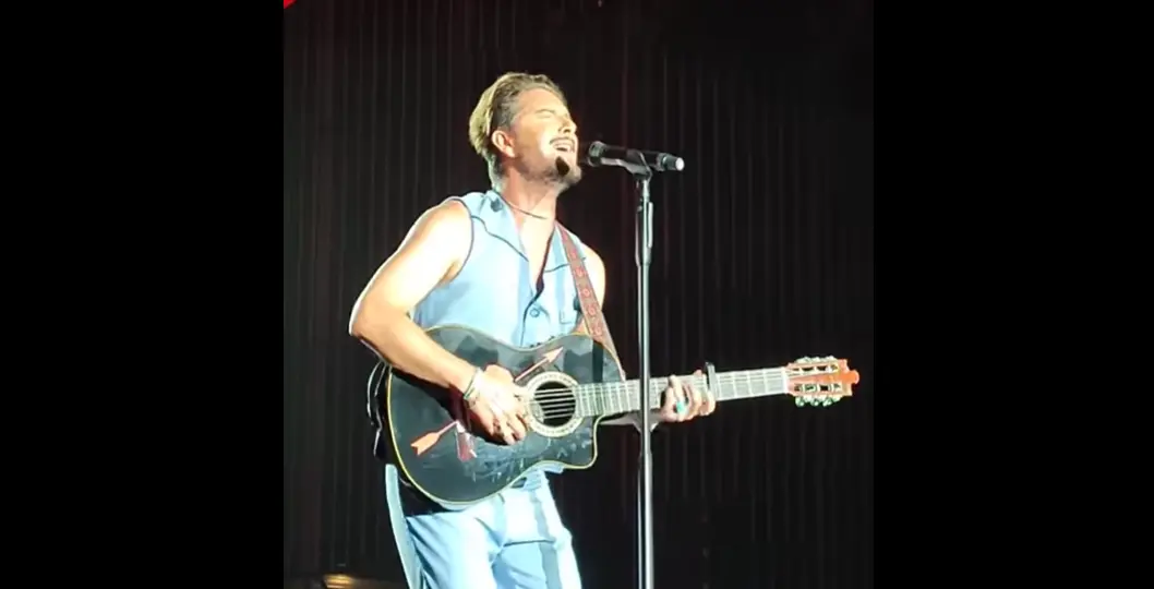 Manuel Carrasco cantando un fandango de Huelva. V&iacute;deo: