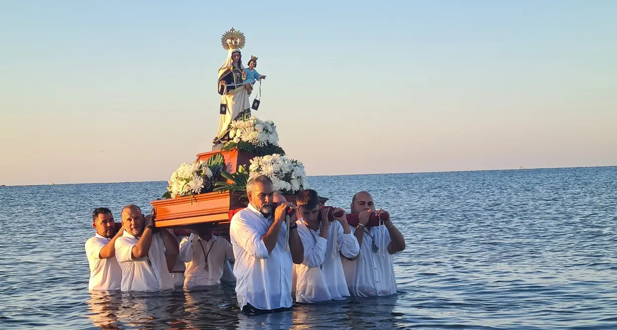 La Virgen del Carmen en el Rosario de la Aurora