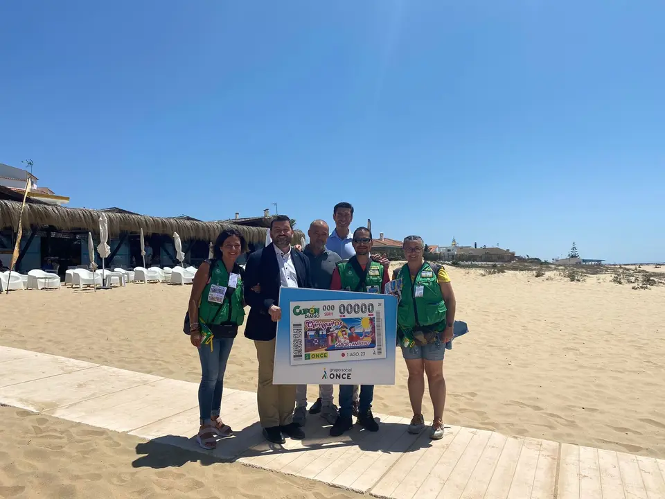 Presentaci&oacute;n en Punta Umbr&iacute;a del cup&oacute;n de la ONCE dedicado a los chiringuitos 2