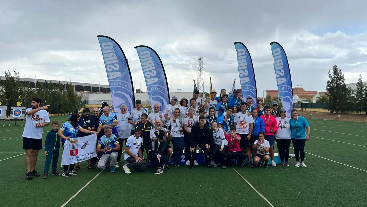 Foto de familia de los equipos vencedores