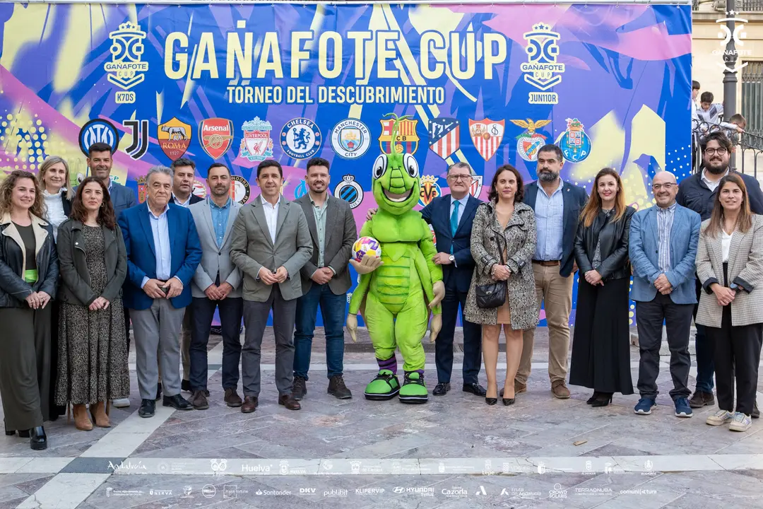 Participantes en la presentaci&oacute;n del Ga&ntilde;afote Cup