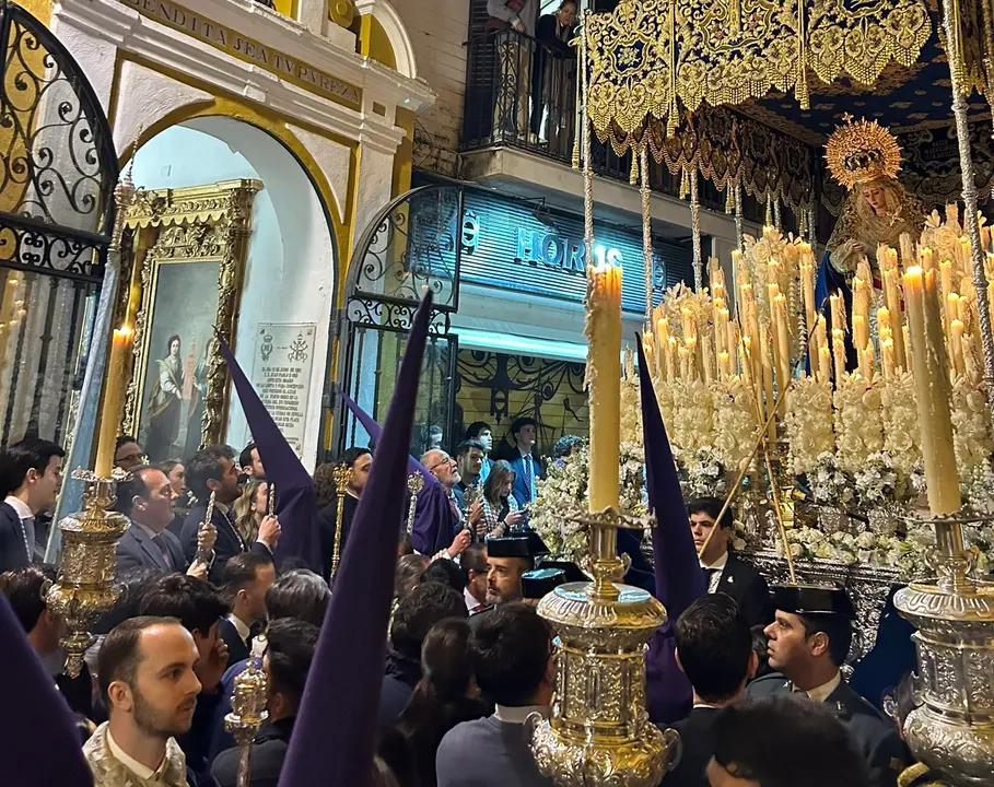 Nazarenos de la Hermandad de las Aguas