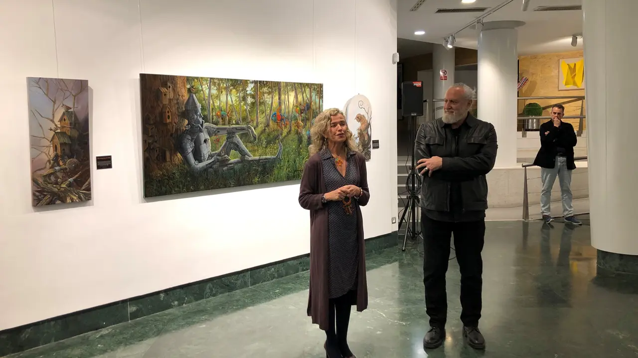 La pintura de Manuel Luna sorprende en la sala de Fundaci&oacute;n Caja Rural del Sur