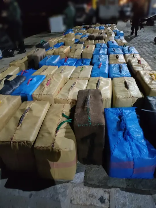 Alijo de droga en la Costa occidental