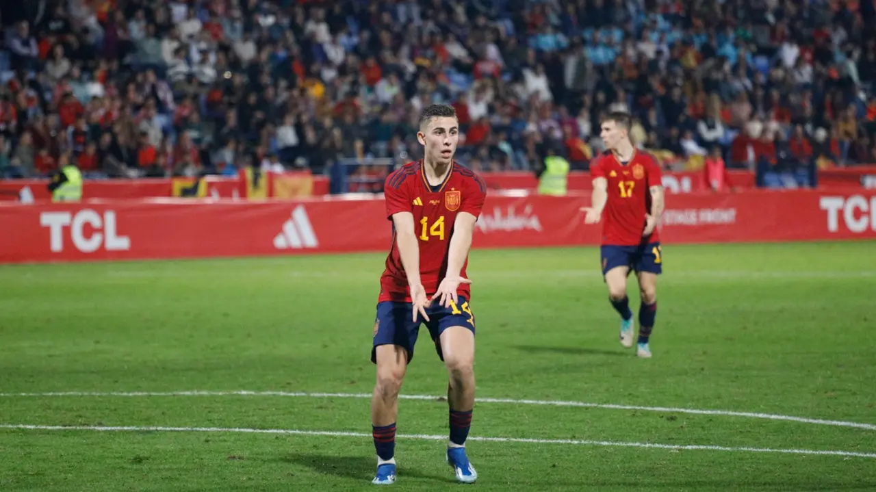 Ferm&iacute;n L&oacute;pez durante uno de sus partidos con la Sub-21. Fuente: Imagen de archivo