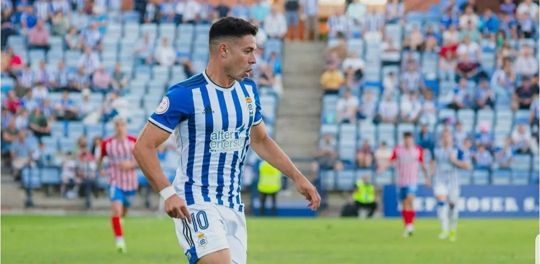 &Aacute;lvaro Bustos abandona el Recre, tras solo seis meses en el Nuevo Colombino. Fuente: Instagram oficial de &Aacute;lvaro Bustos
