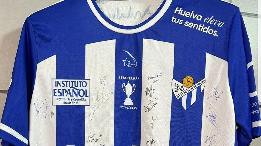 Sorteo de la camiseta de la Copa de la Reina conquistada por el Sporting de Huelva en 2015. Fuente: Instagram oficial del Sporting de Huelva
