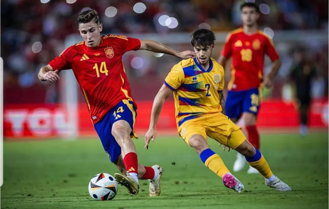 Esta noche puede llegarle la oportunidad a Ferm&iacute;n L&oacute;pez contra Albania. Fuente: Instagram personal de Ferm&iacute;n L&oacute;pez