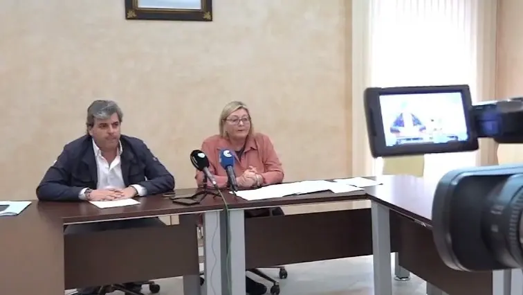 La representante de Mesa, Roc&iacute;o del Mar Castellano y el concejal socialista Jos&eacute; M. Espina