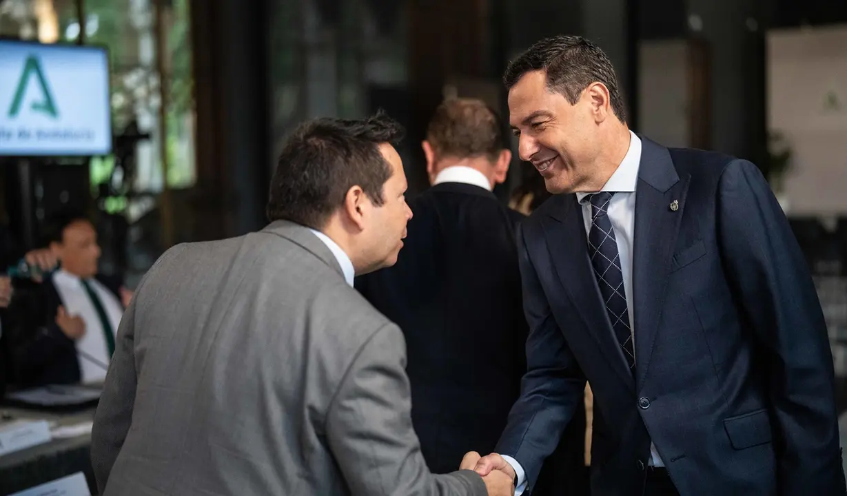 Moreno saluda en un reciente acto