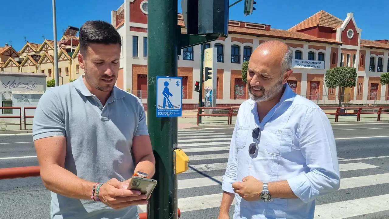 Instalaci&oacute;n tecnolog&iacute;a Pasblue sem&aacute;foros de Aljaraque