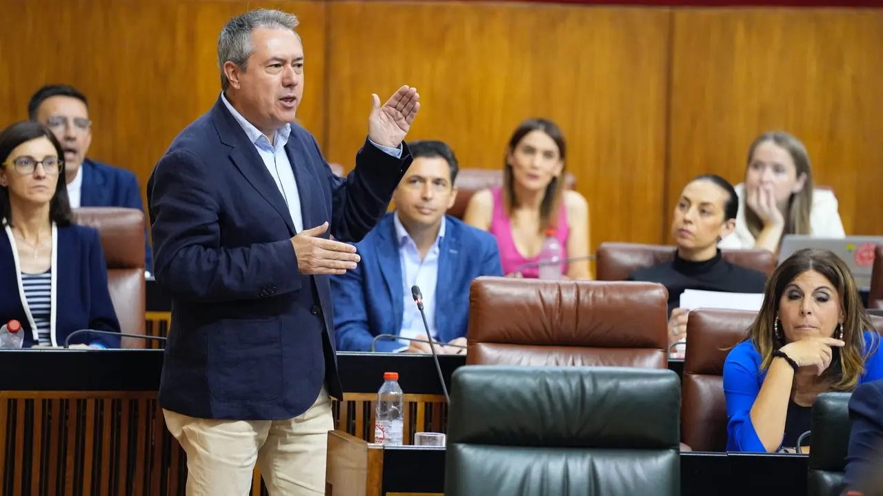 El secretario general del PSOE-A, Juan Espadas, recientemente ene l Parlamento de Andaluc&iacute;a. Fuente: PSOE-A