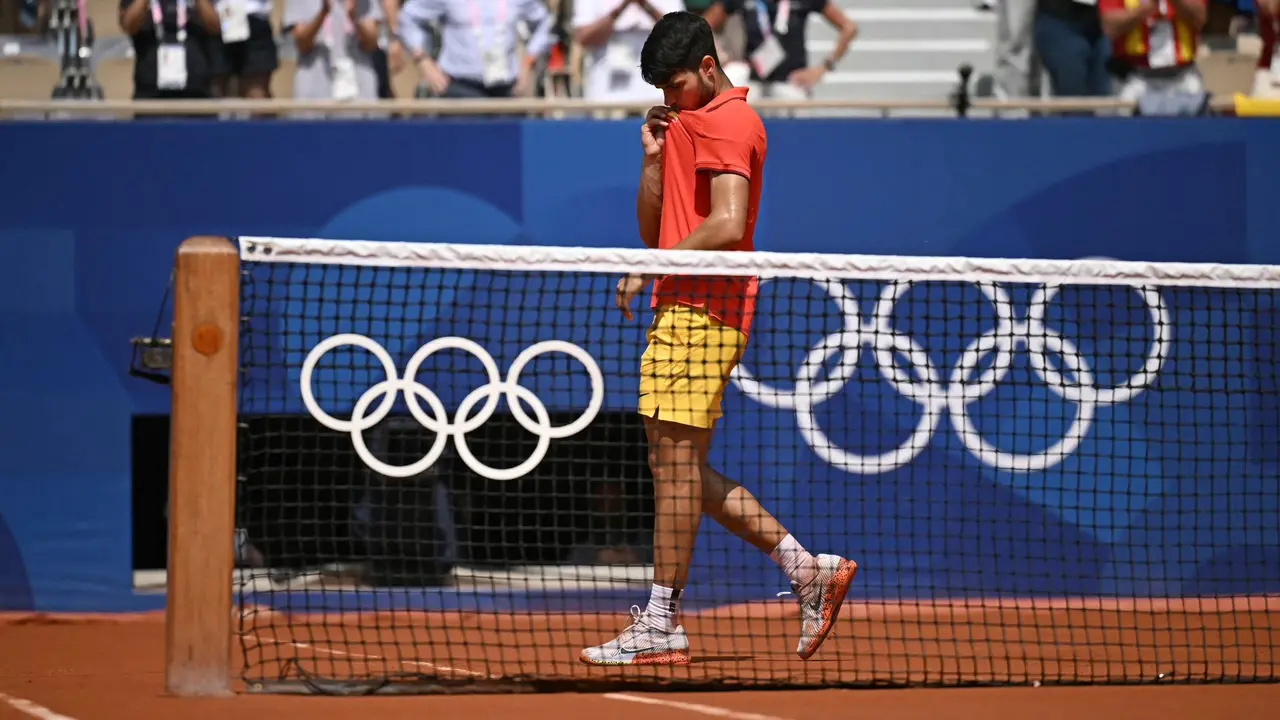 Plata ol&iacute;mpica para Carlos Alcaraz, tras caer en dos sets que se fueron al Tie Break con Nole. Fuente: Twitter Carlos Alcaraz