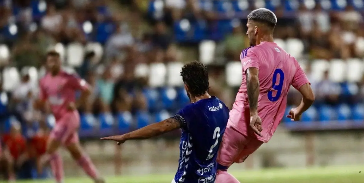 &Uacute;no de los &uacute;ltimos partidos del Recre