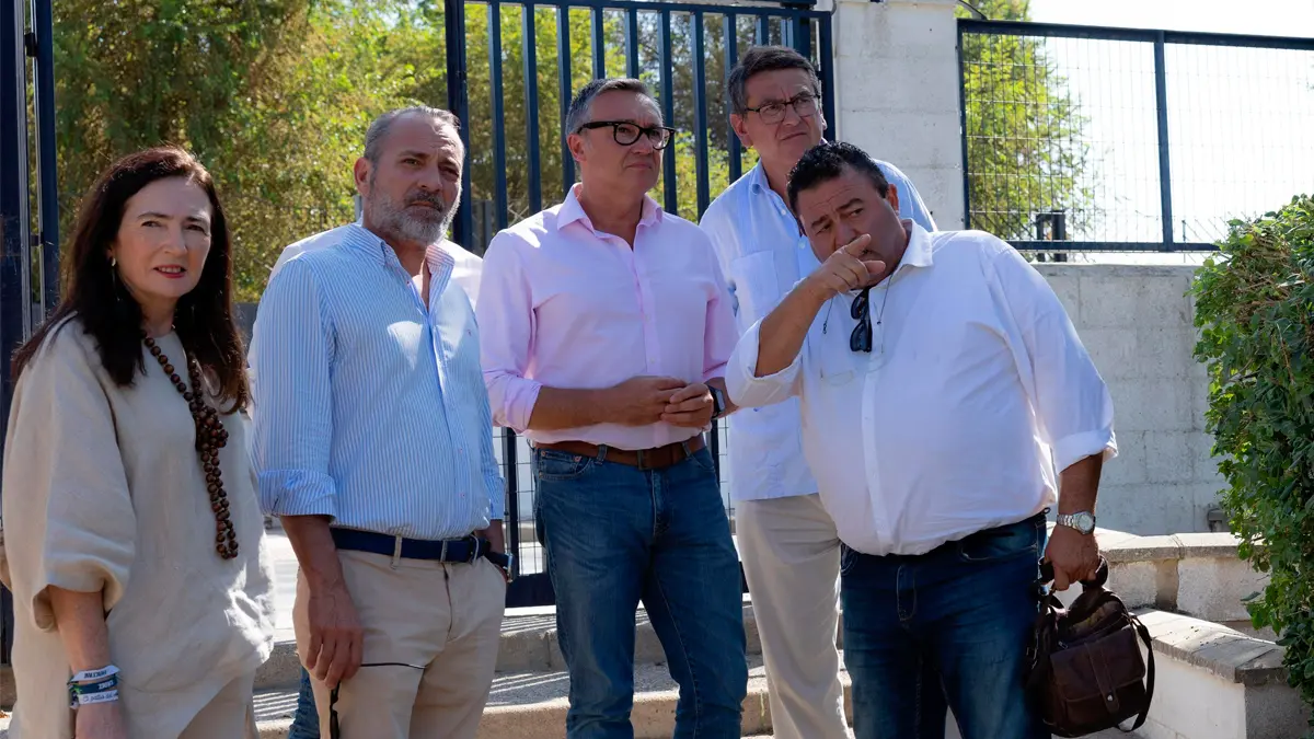 Visita de Gavira y responsables de Vox a Almonte.