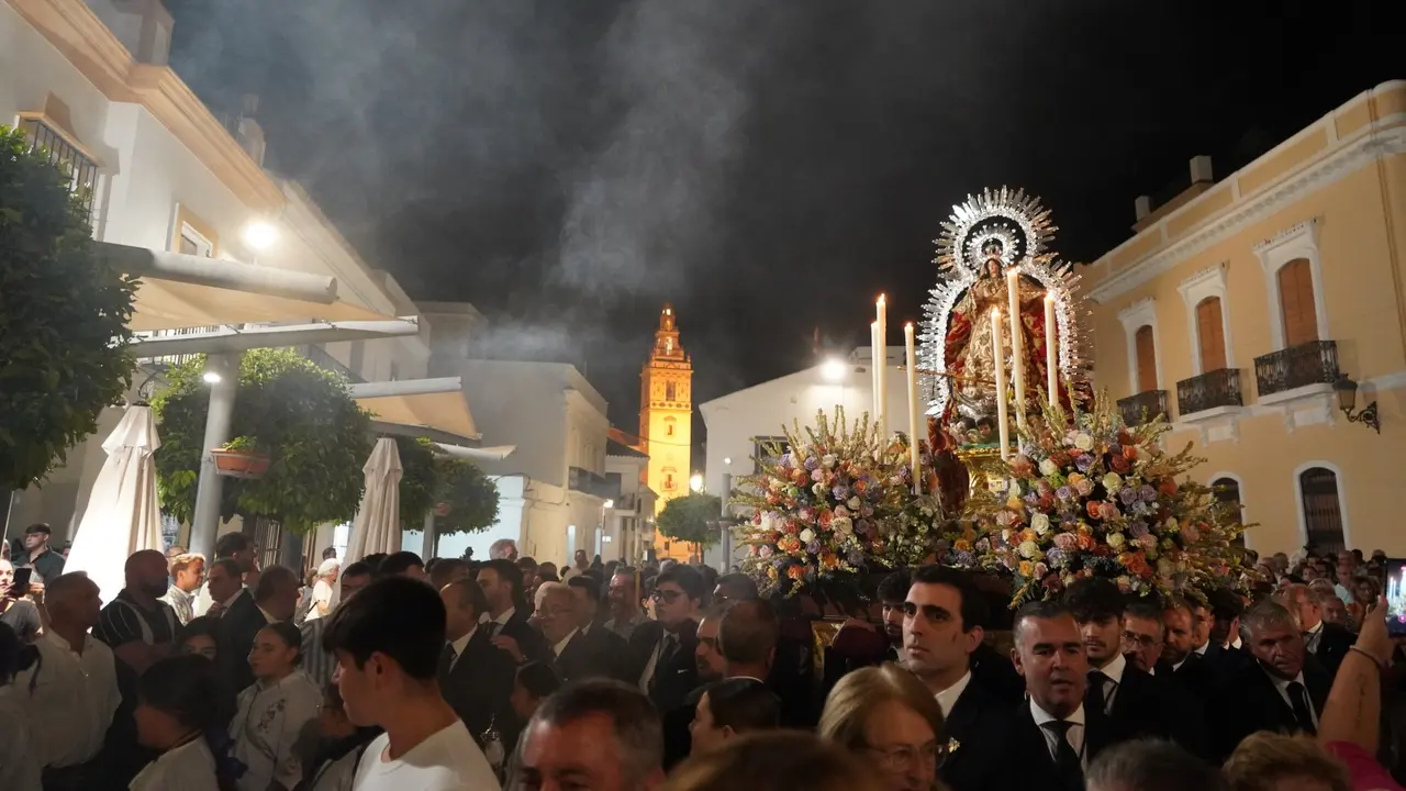 Moguer volvi&oacute;  a arropar a su Patrona
