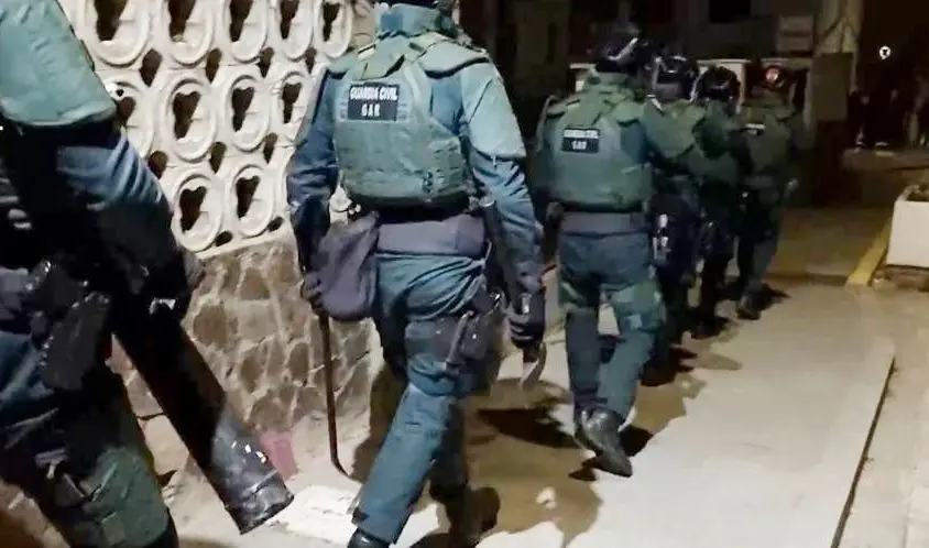 Agentes del GAR de la Guardia Civil