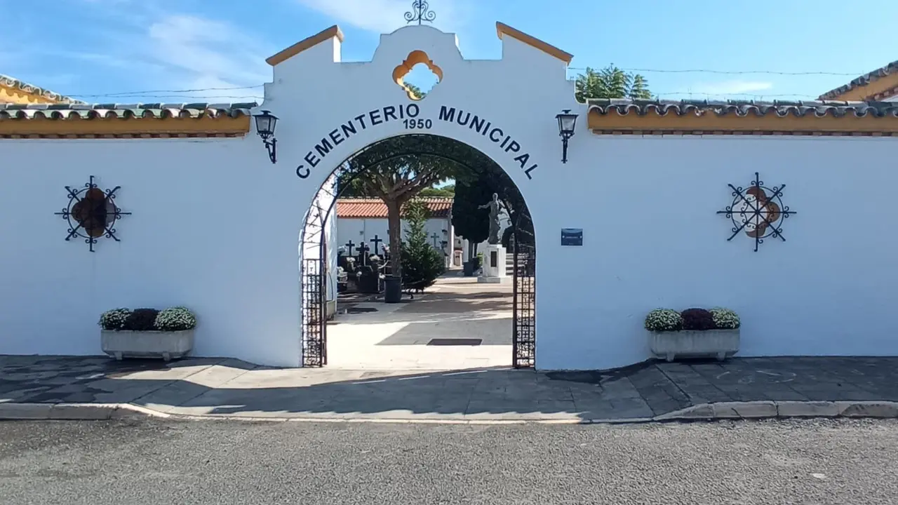 Cementerio de Punta Umbr&iacute;a