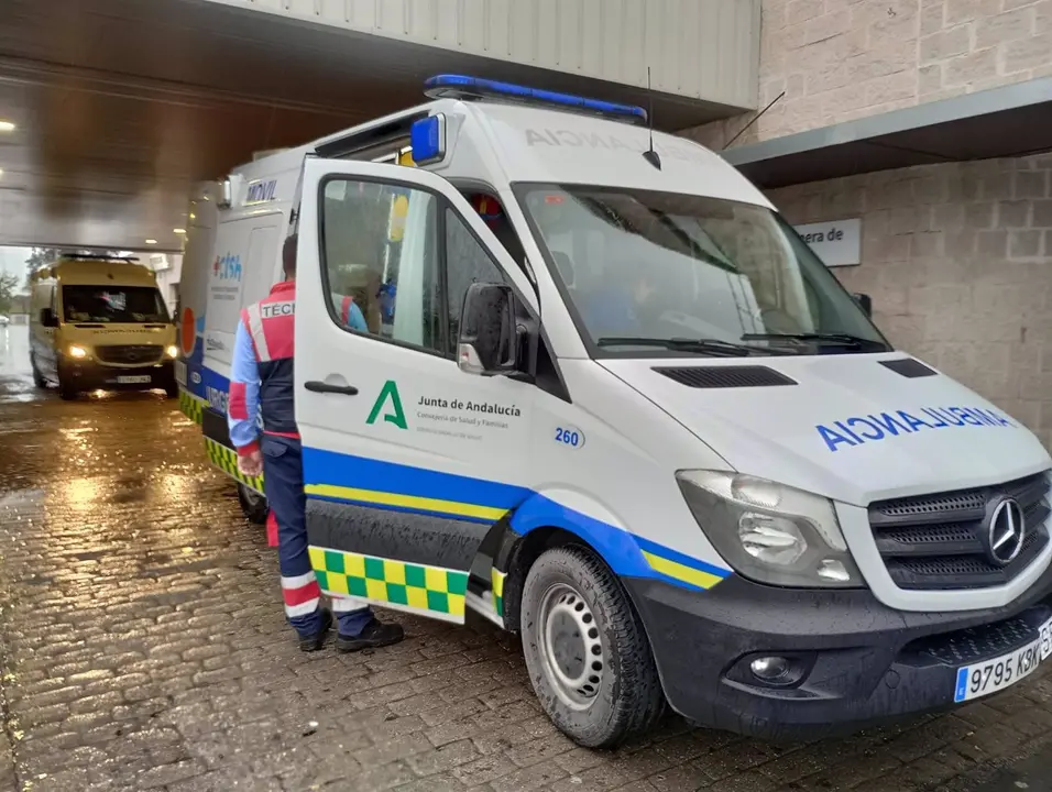 Ambulancia del equipo de Emergencias SUAP - Delta del &Aacute;rea Sanitaria Norte de Huelva | AGSNH