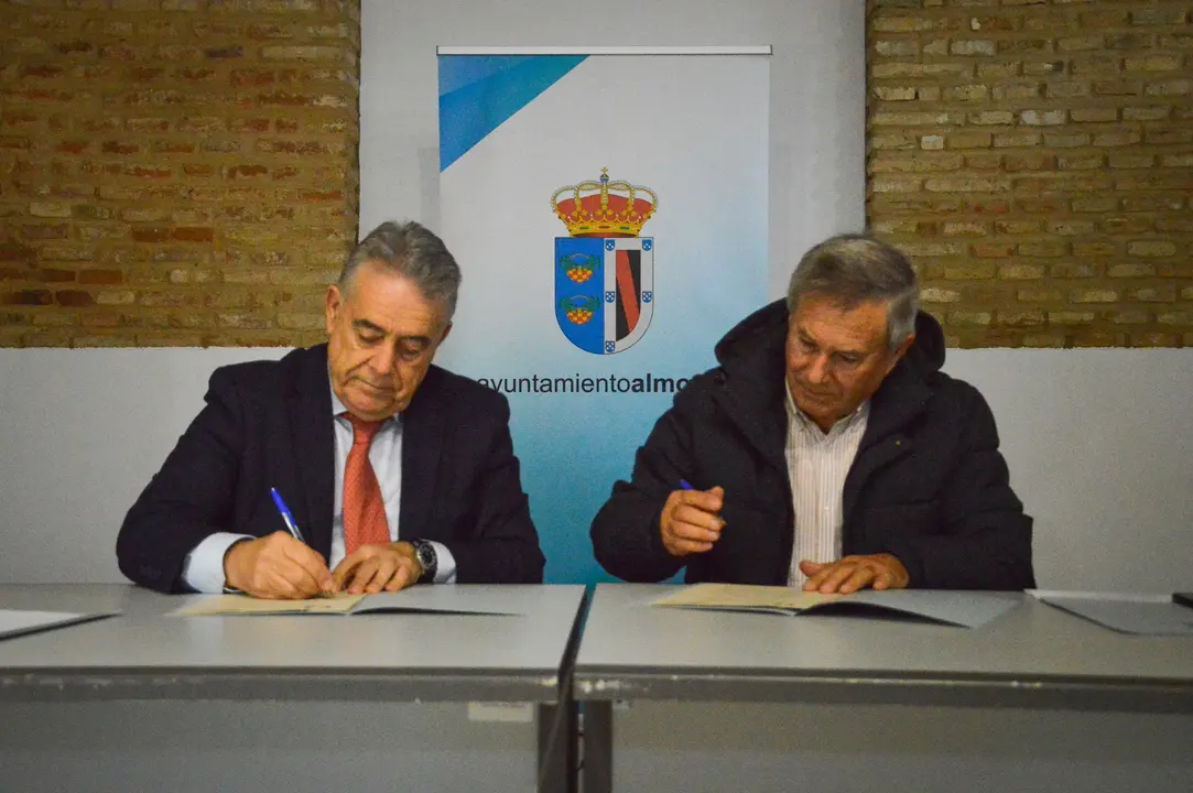 Firma del convenio con la asociaci&oacute;n de agricultores | Ayuntamiento de Almonte