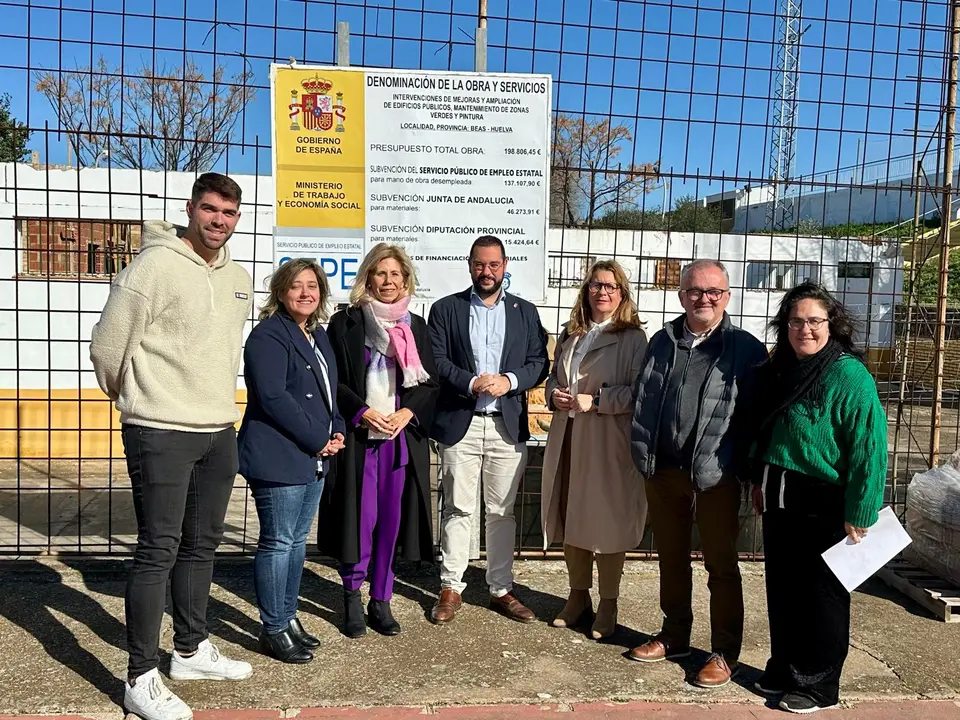 Visita de Mar&iacute;a Jos&eacute; Rico a Beas por las obras del PFEA | Subdelegaci&oacute;n del Gobierno en Huelva