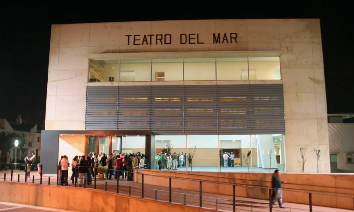 Teatro del Mar de Punta Umbr&iacute;a