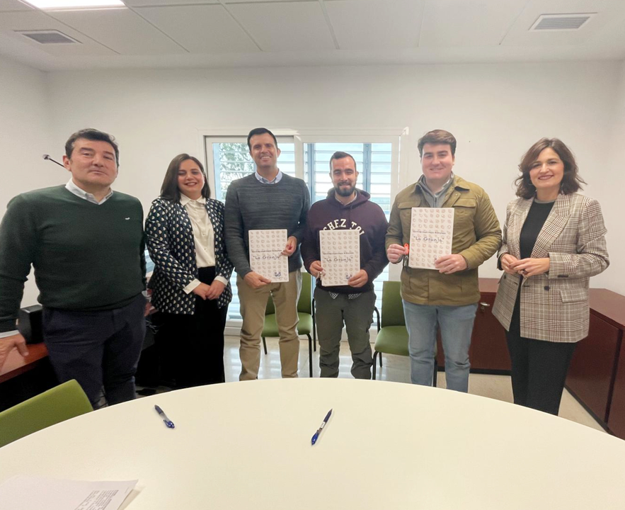 Entrega de llaves al Centro Agroexperimental de Empresas | Diputaci&oacute;n de Huelva
