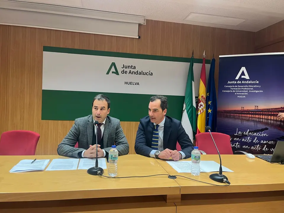 El delegado Carlos Soriano participa en el Desayuno Dualiza | Junta