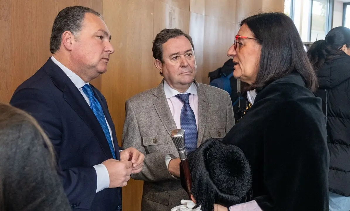 La rectora con el presidente de la Diputaci&oacute;n
