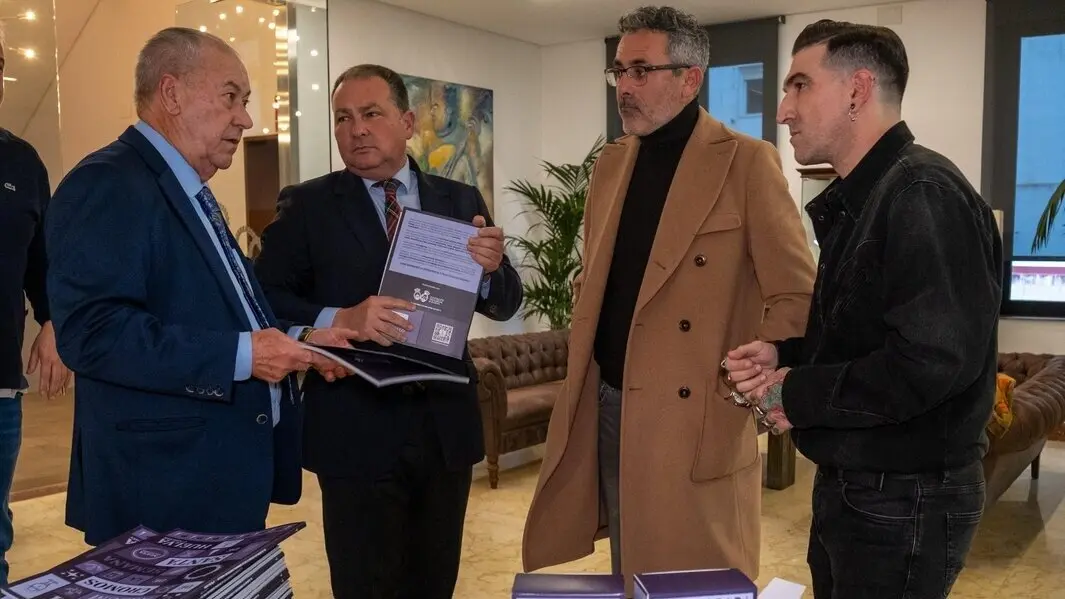 &Aacute;lbum de cromos Semana Santa Huelva 2025. Fuente: Diputaci&oacute;n de Huelva