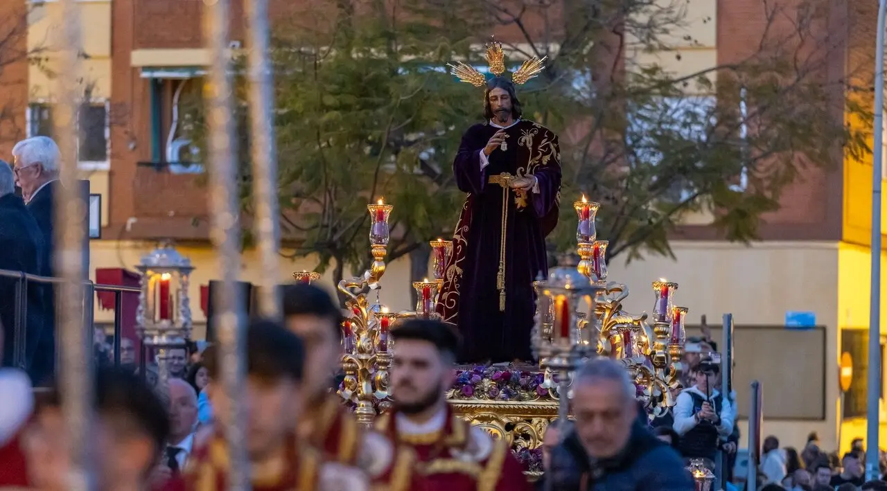 V&iacute;a Crucis, presidido por el Sant&iacute;simo Cristo del Amor | Ayto. de Huelva