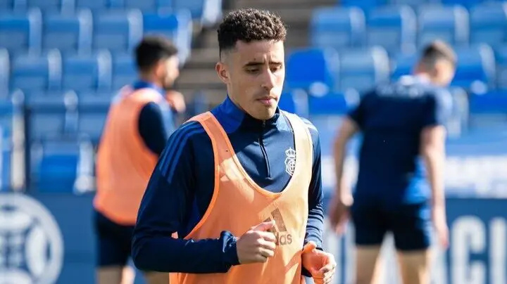 Juan Almeida entrena con el primer equipo. Fuente: RC Recreativo de Huelva