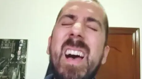 Javier N&uacute;&ntilde;ez cantando para el casting de OT