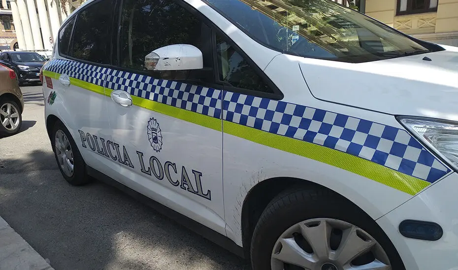 Coche patrulla de la Polic&iacute;a Local de M&aacute;laga. Fuente: Junta de Andaluc&iacute;a