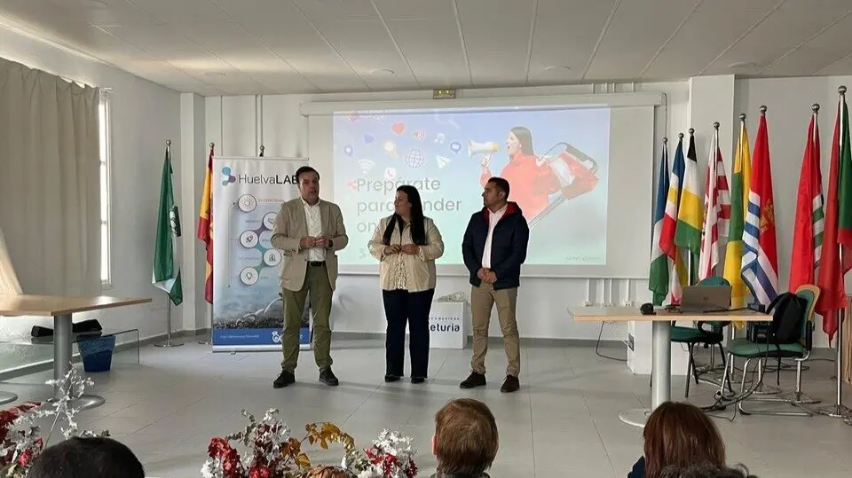 Jornadas de HuelvaLAB en Villanueva de los Castillejos. Fuente: Diputaci&oacute;n de Huelva