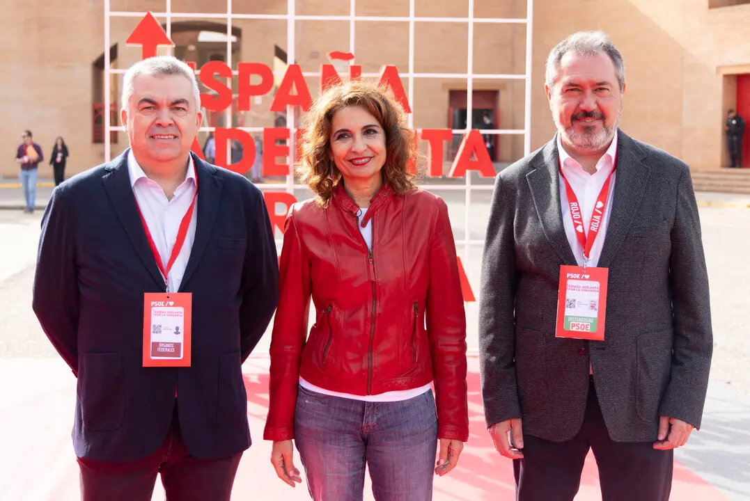 Montero junto a Cerd&aacute;n y Espadas en Sevilla