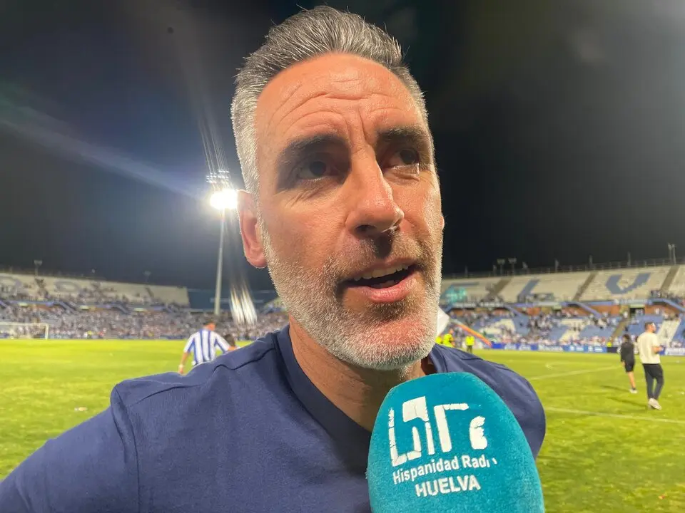 Abel G&oacute;mez en la celebraci&oacute;n del ascenso del Recreativo de Huelva a Primera Federaci&oacute;n contra el Cacere&ntilde;o en el Nuevo Colombino. Fuente: Carlos Mart&iacute;nez Brea.