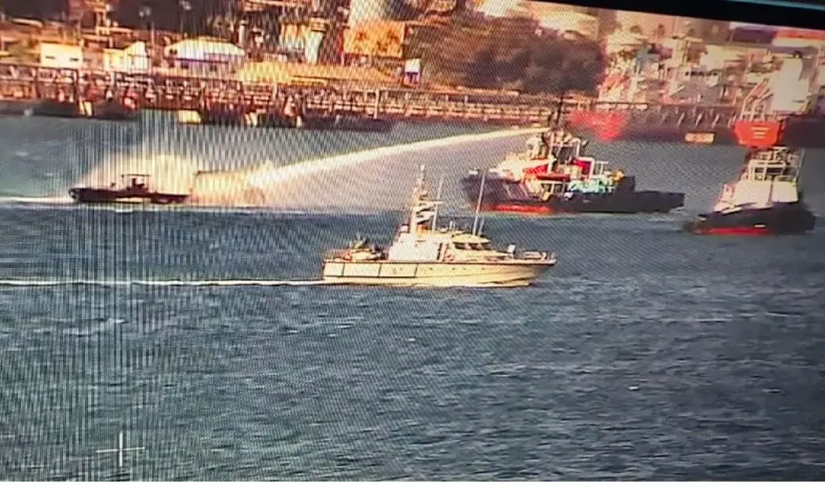 barco incendiado