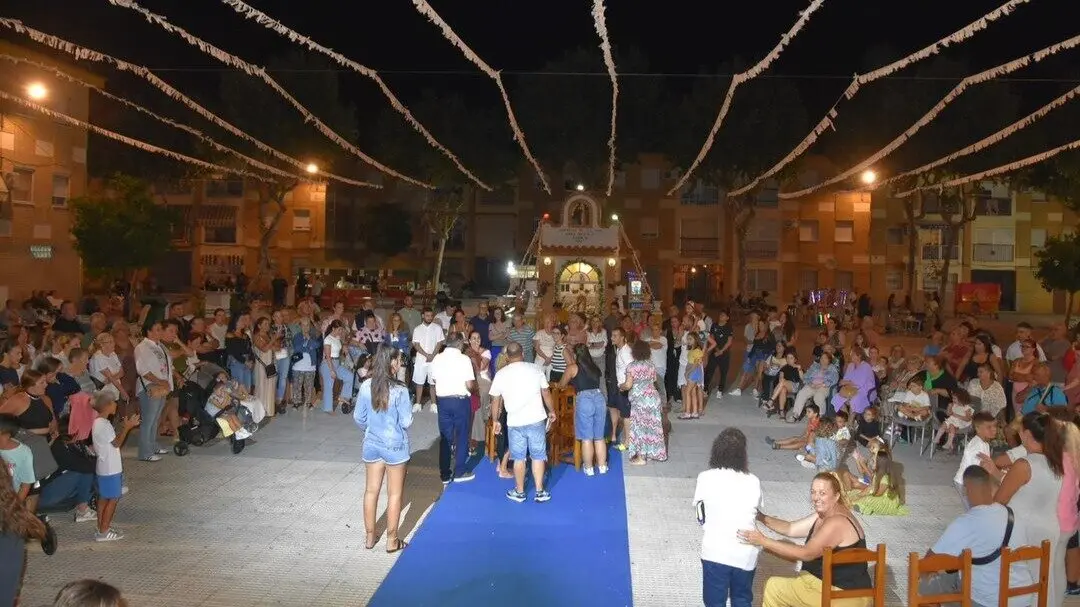 Verbena de la barriada del Carmen en Punta Umbr&iacute;a. Fuente: Ayto. Punta Umbr&iacute;a