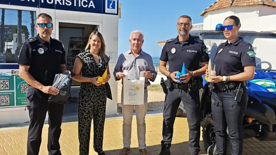 Campa&ntilde;as para el verano en La Antilla. Fuente: Ayto. Lepe