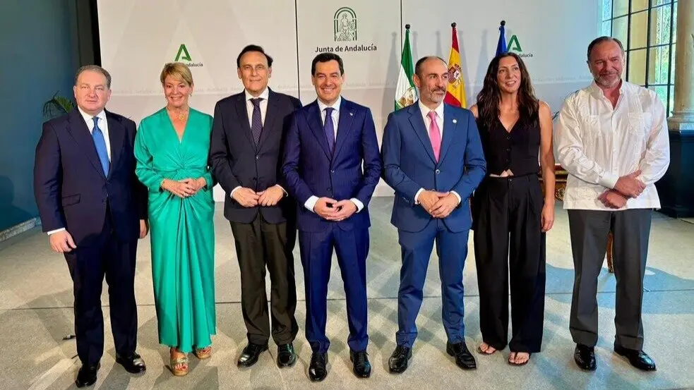 Pepe Rodr&iacute;guez nuevo rector de la Universidad de Huelva. Fuente: Facebook de Pilar Miranda