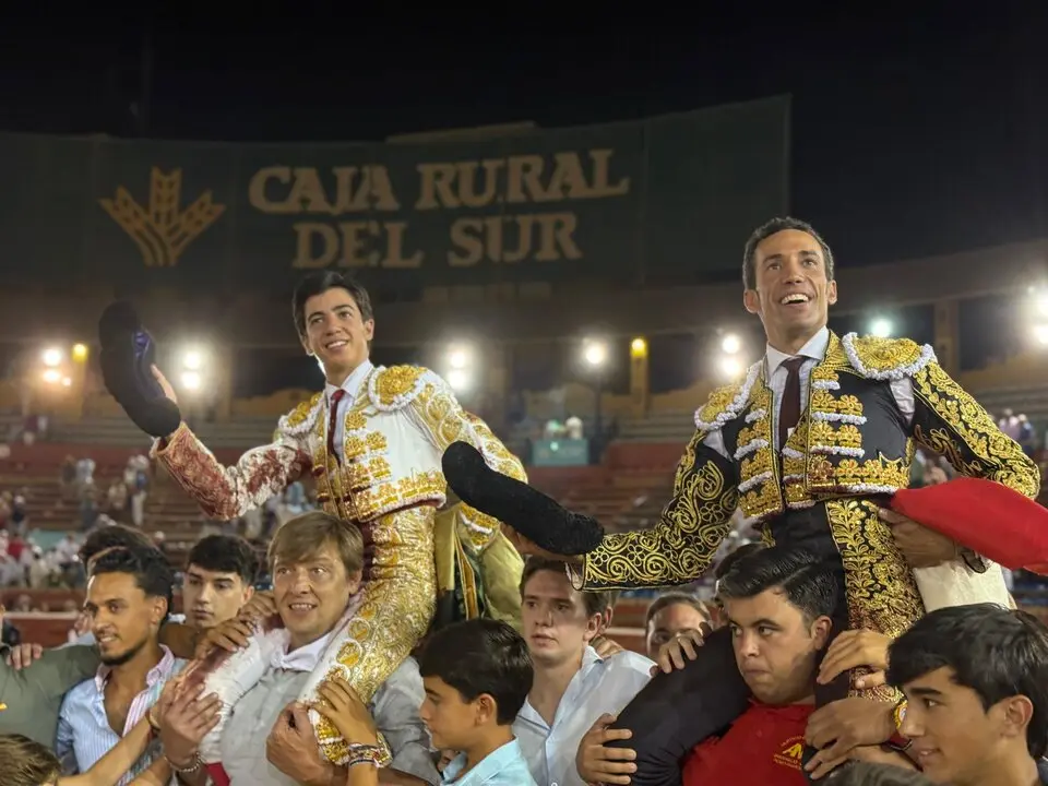 Puerta grande de David de Miranda y Marco P&eacute;rez. Fuente: Carlos Mart&iacute;nez Brea.
