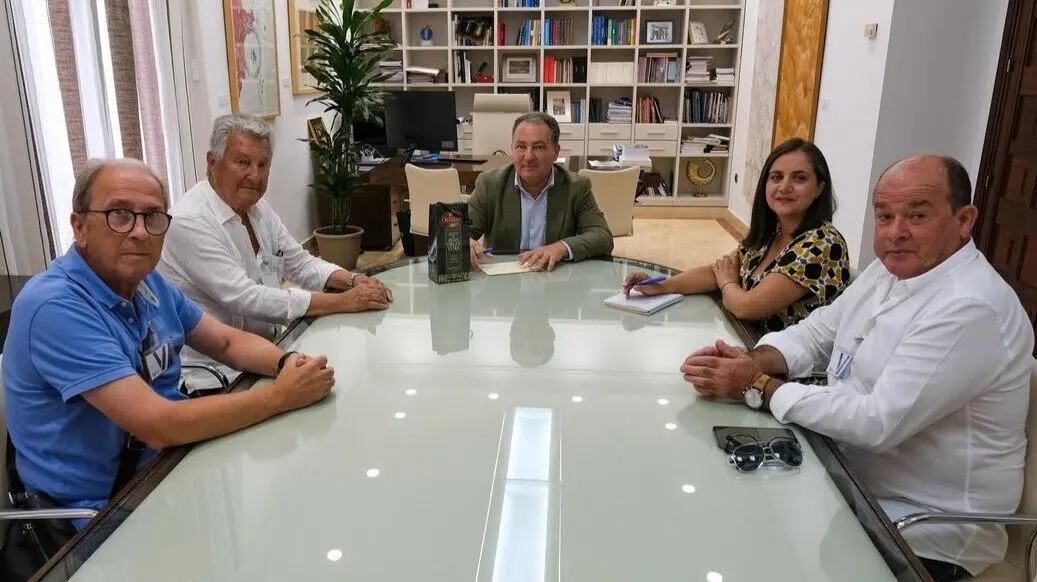 a Diputaci&oacute;n de Huelva recibe al nuevo Consejo Rector de la Cooperativa Olibeas. Fuente: Diputaci&oacute;n de Huelva