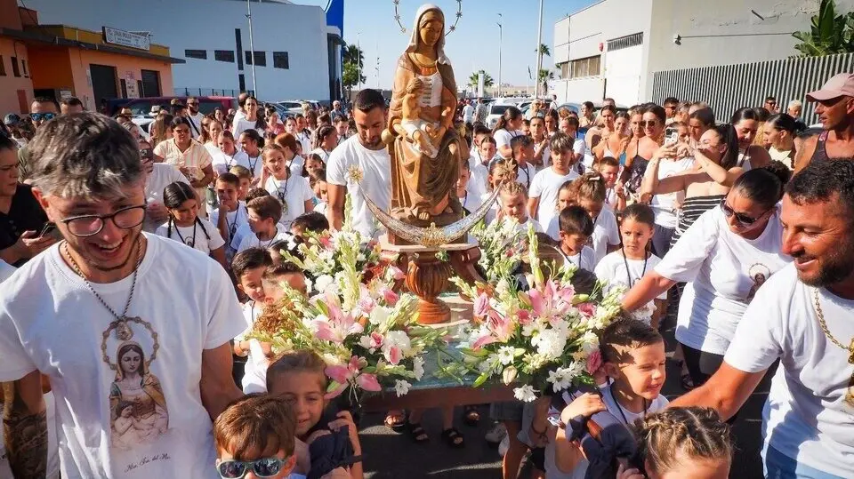 Procesi&oacute;n infantil de la Virgen del Mar, Punta del Caim&aacute;n. Fuente: Facebook Jenaro Orta