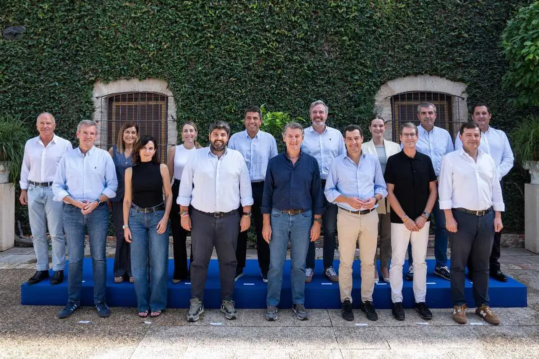 Feij&oacute;o posa con presidentes auton&oacute;micos del PP